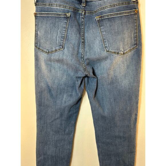 JUDY BLUE Women’s Distressed Relaxed Fit Jeans / Size: 30 - Picture 9 of 10